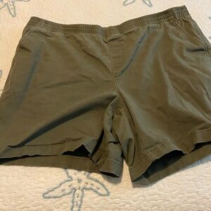 Lands' End Green Olive Green Chino style shorts